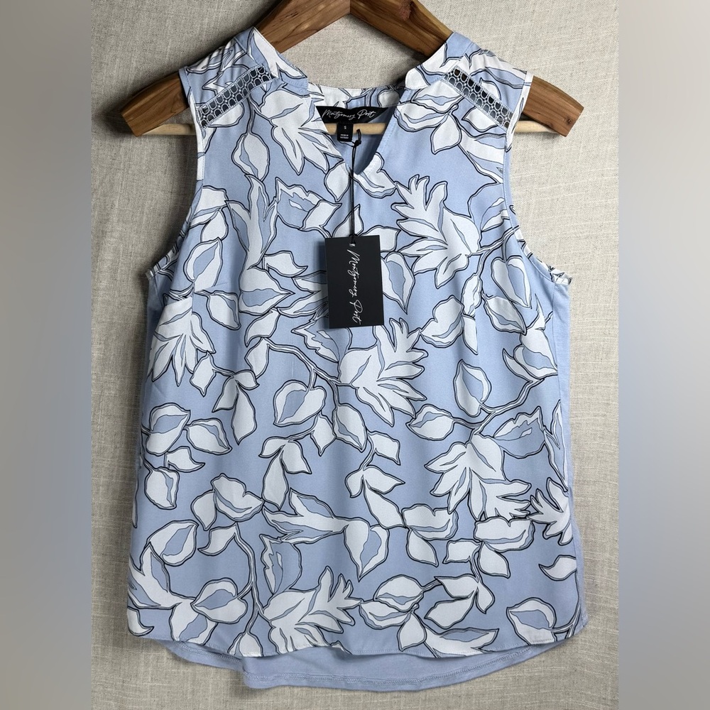 NWT Montgomery Post Reggie Sleeveless Floral Blouse Blue & White Size Small